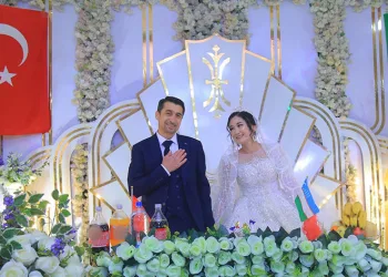 Didim’de tanıştılar Özbekistan’da evlendiler