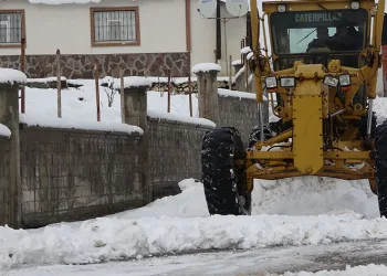 Bingöl’de 26 köy yolunda çalışmalar sürüyor