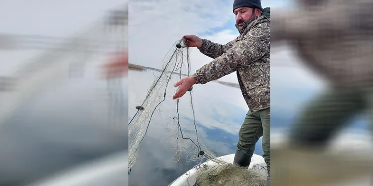 Göllerde kaçak avcılıkla mücadele sürüyor