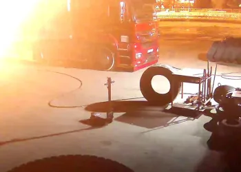 Benzinlikteki trafo bomba gibi patladı