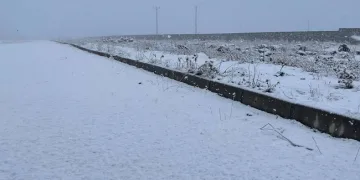 Yüksek kesimlere mevsimin ilk karı yağdı