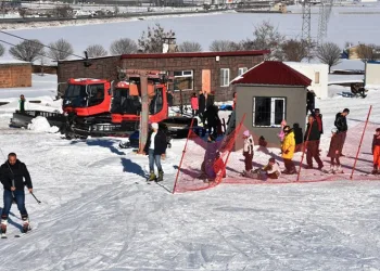 Bitlis’te kayak sezonu açıldı