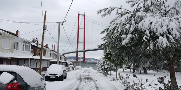 1915 Çanakkale Köprüsü’nde kartpostallık görüntüler
