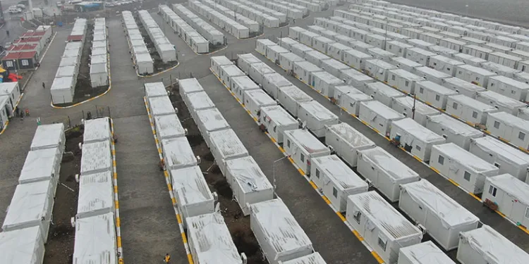 Depremzedeler TOKİ konutlarına geçmeyi bekliyor