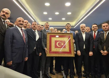 Murat Kurum’dan MHP’ye ziyaret