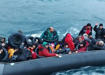 Ayvacık açıklarında 33 kaçak göçmen yakalandı