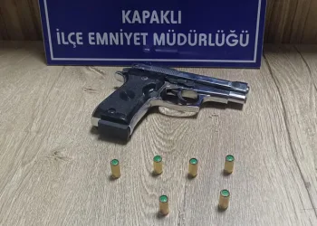 17 yaşındaki çocuğun üstünde silah ele geçirildi