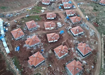 Köy evlerinin inşası sürüyor