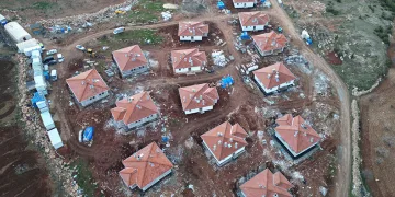 Köy evlerinin inşası sürüyor