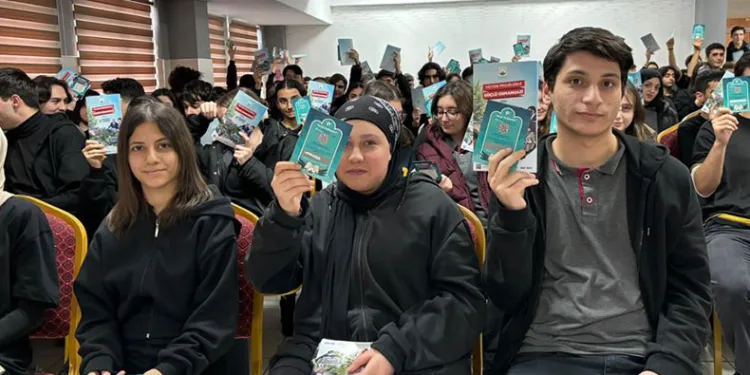Üniversite adaylarına “dijital” eğitim desteği