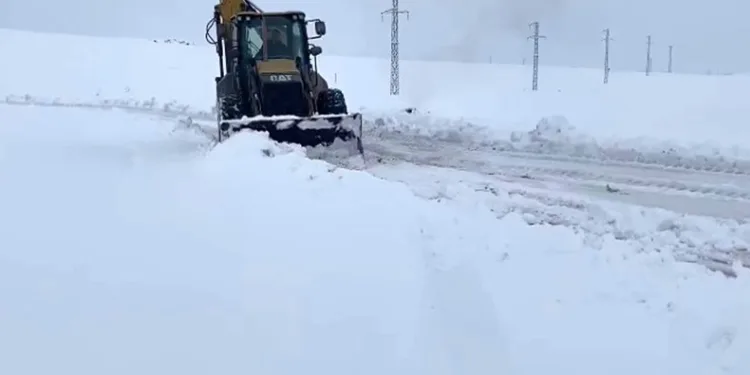 Ağrı’da kapalı köy yolları ulaşıma açılıyor