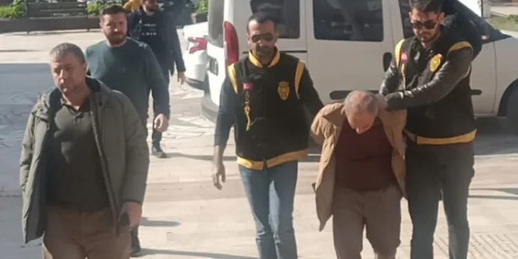 Yeğenini bıçaklayıp öldürmüştü, adliyeye sevk edildi
