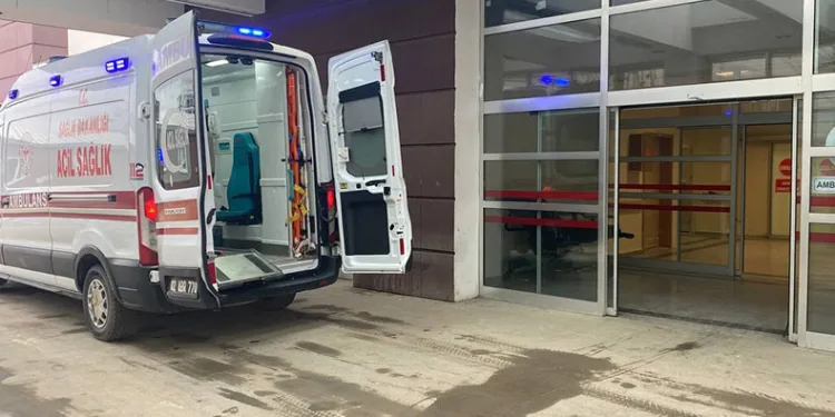 Tabancayla kendini kazara vurarak yaraladı