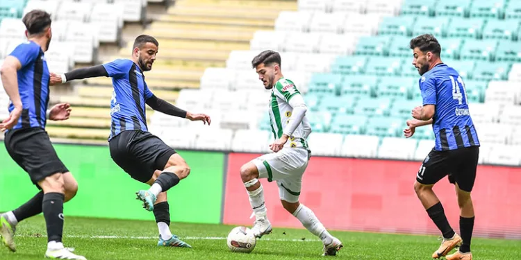Bursaspor:1 – Karacabey Belediyespor:2