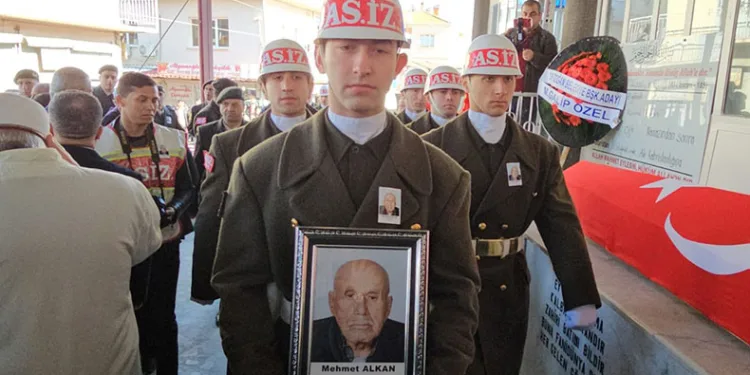 Kore Gazisi son yolculuğuna uğurlandı