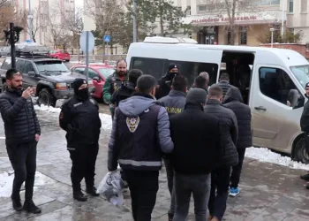 Aranan 23 şahıs yakalandı