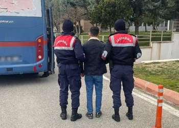 Haklarında kesinleşmiş hapis cezası bulunan 3 kişi yakalandı