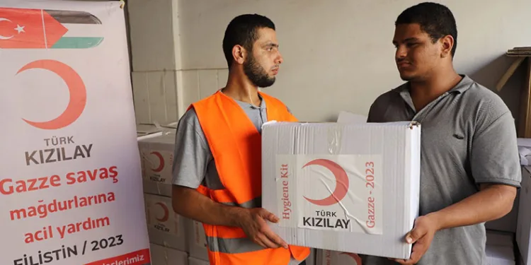 Kızılay tonlarca yardımı Gazze’ye ulaştırdı