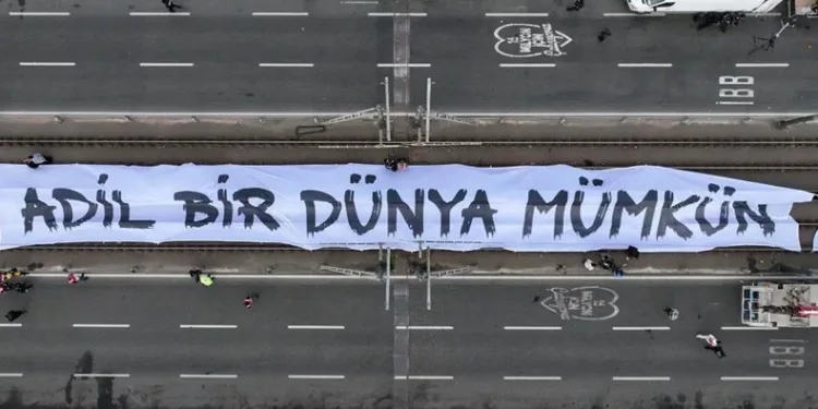 Şehitler ve Gazze için yürüdüler