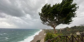 Antalya’da şiddetli fırtına ve yağmur