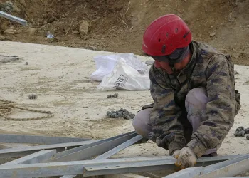 Ekmek parasını metrelerce yüksekten çıkarıyorlar