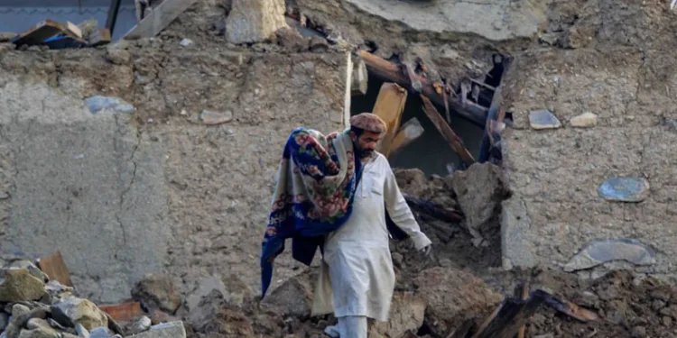 Afganistan’da 6.3 büyüklüğünde deprem