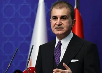 “Hilafet bayrağı diye bir şey yok”