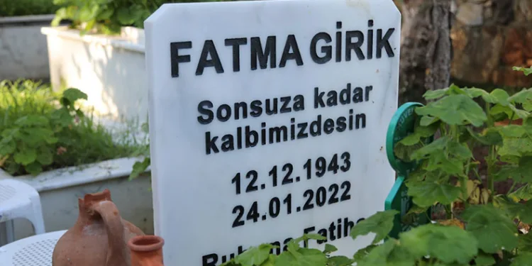 Fatma Girik, mezarı başında anıldı