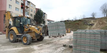 Yeniceköy’de 15 sokakta kaplama çalışması sürüyor