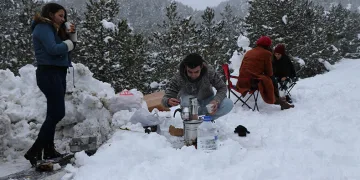 Erzincan’a 2024 yılının ilk karı yağdı