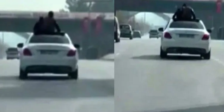 Üstü açık otomobilde tehlikeli yolculuk