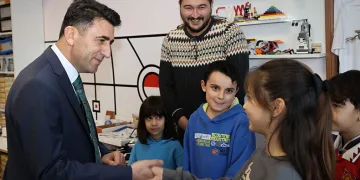 Özel çocuklarla bir araya geldi