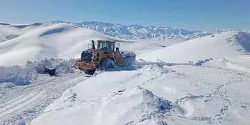 Hakkari’de 284 yerleşim yerinin yolu ulaşıma kapandı
