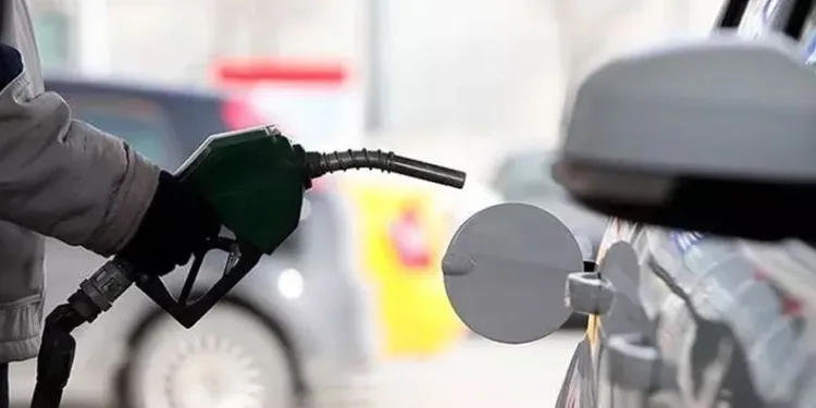Petrol fiyatları sert düştü