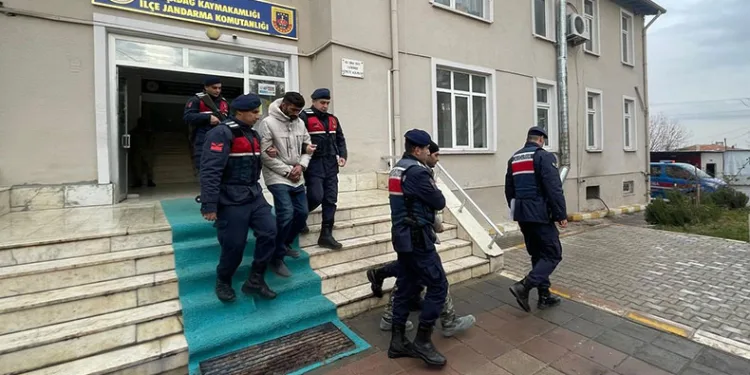 Kablo hırsızlarına jandarmadan suçüstü