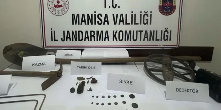 Manisa’da definecilere operasyon