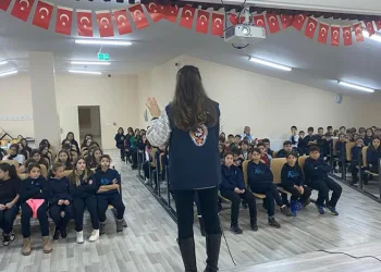 Siber Suçlarla Mücadelede vatandaşlar bilgilendirdi
