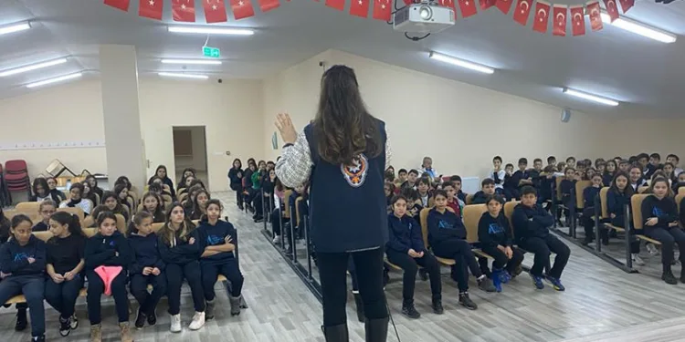 Siber Suçlarla Mücadelede vatandaşlar bilgilendirdi