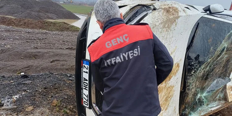 Kontrolden çıkan otomobil takla attı