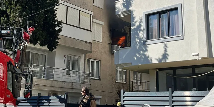 Ayvalık’ta ev yangını