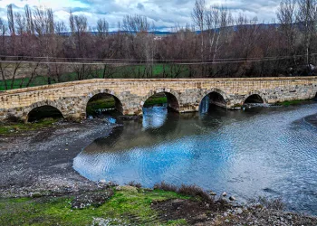 2 bin yıllık geçmişi ile tarihe tanıklık ediyor