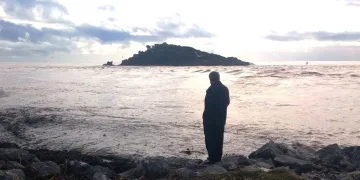 Yağmur suyu denizi kahverengiye çevirdi