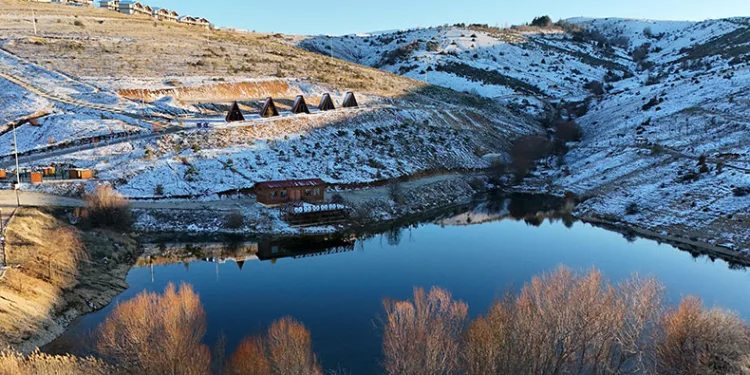 İki fotoğraf aynı gün çekildi