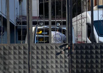İş yerinin avlusunda intihara kalkıştı