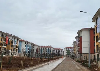 Depremzedeler konutlara yerleşmek için sabırsızlanıyor