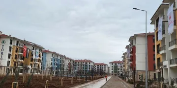 Depremzedeler konutlara yerleşmek için sabırsızlanıyor