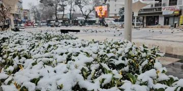Sındırgı’da kar yağışı