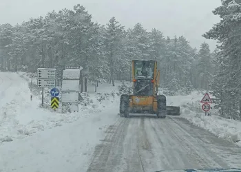 Bursa’da 56 mahallede kar mesaisi