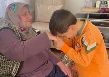 Şehit annesine anlamlı ziyaret