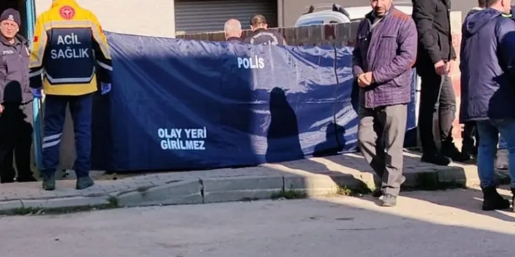 Tüfekle başından vurulmuş halde ölü bulundu